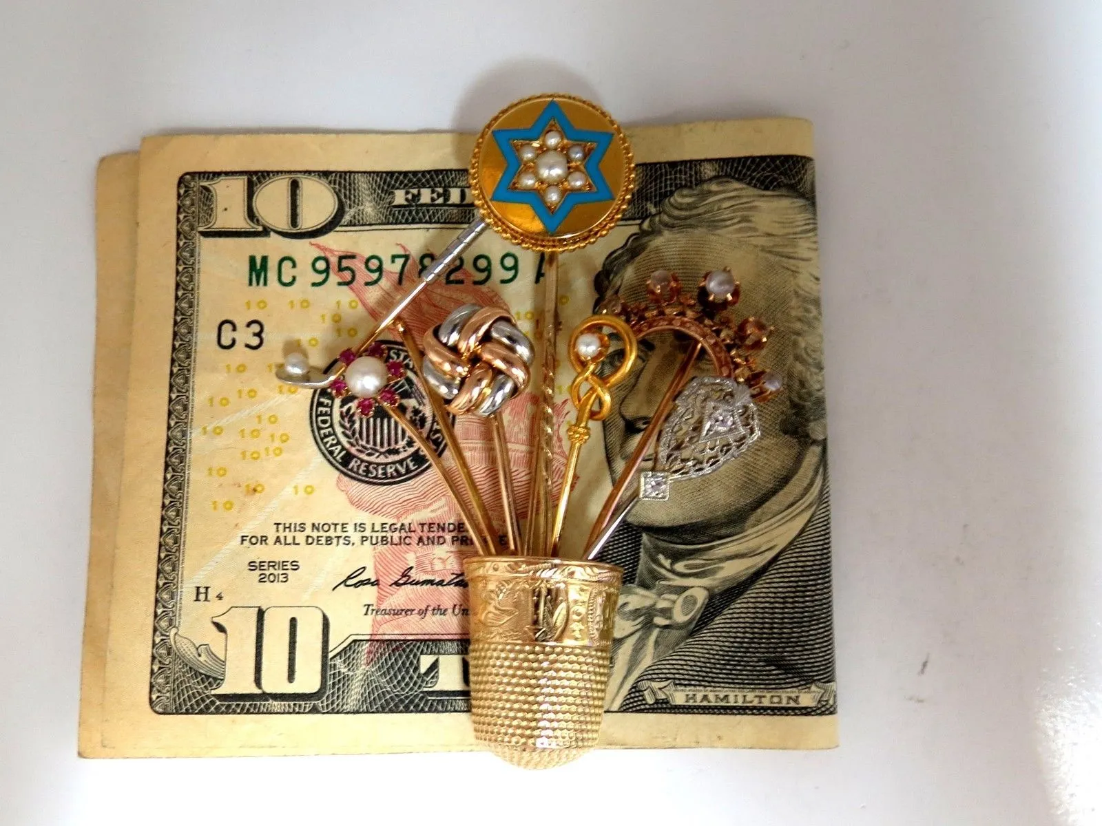 14kt Vintage Seamstress Thimble collection Pin