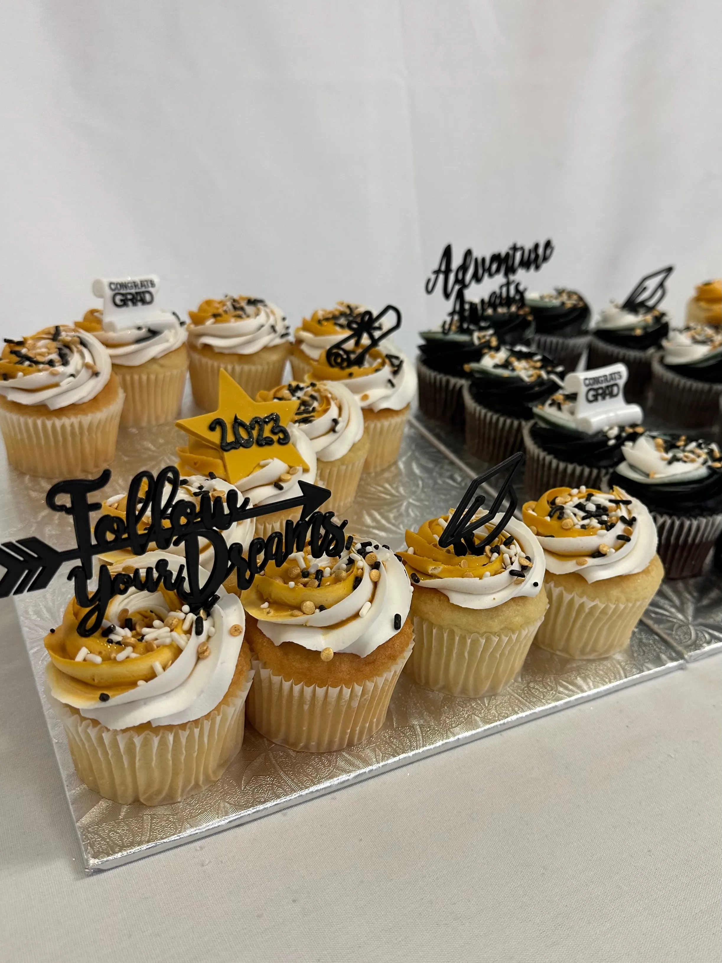 2025 Cupcake Boards (requires 7- 10 days notice)