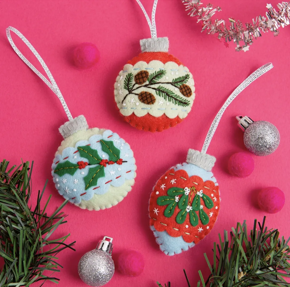 Christmas Baubles Felt Craft Kit