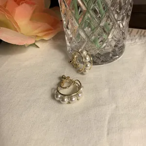 [Clip on] Single Row Pearl Hoop earrings