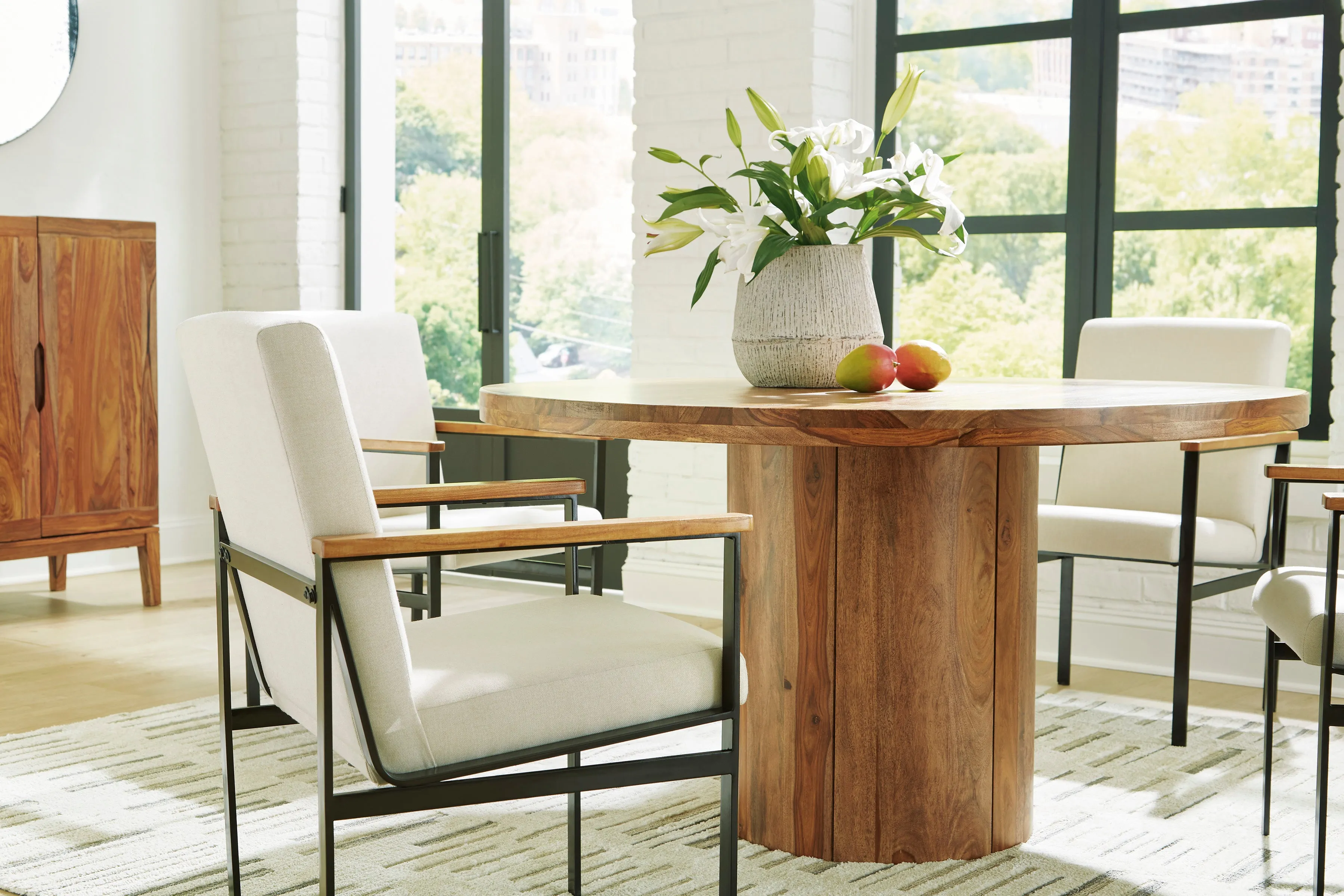 Dahlia 54" Round Table & 4 Arm Chairs