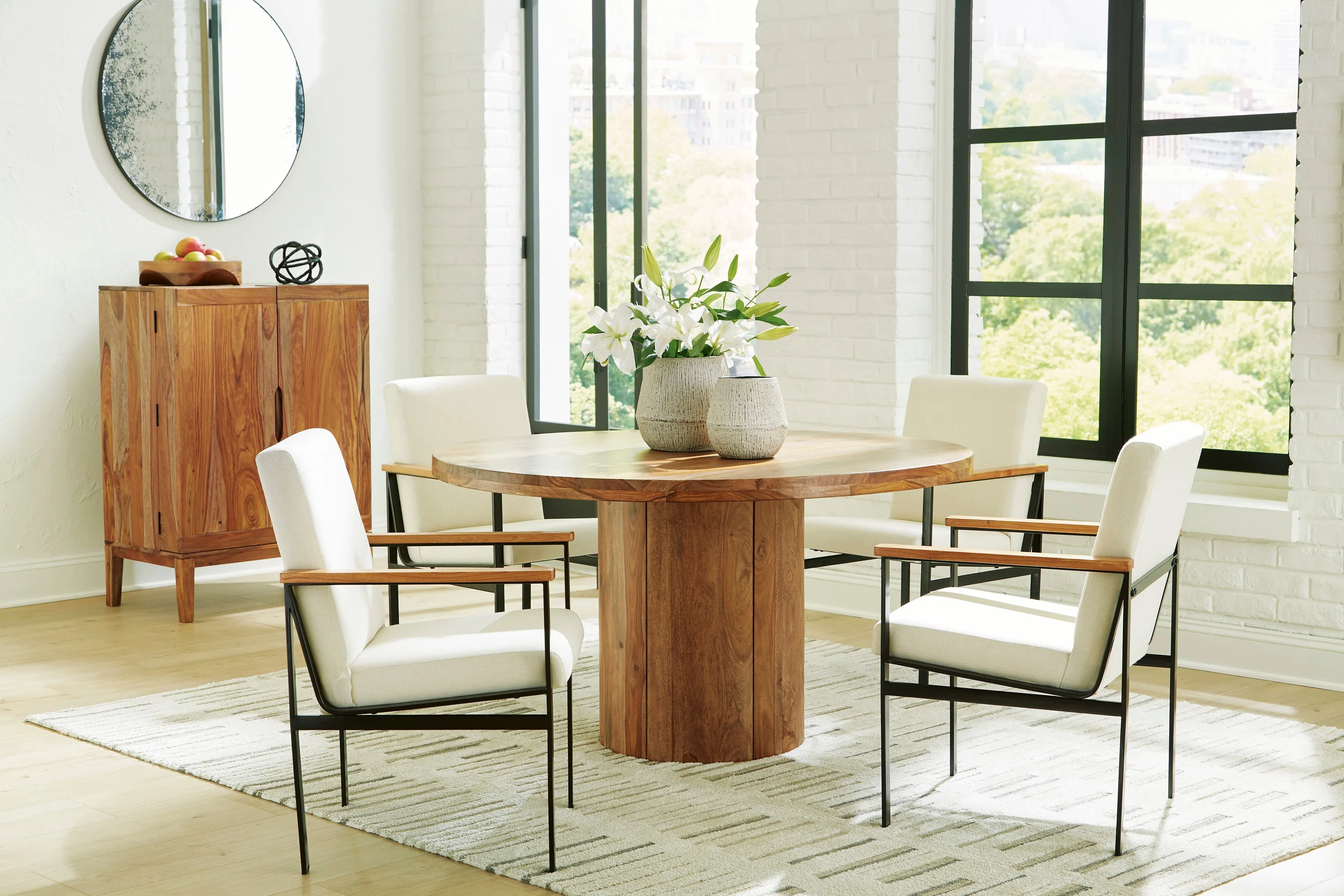 Dahlia 54" Round Table & 4 Arm Chairs