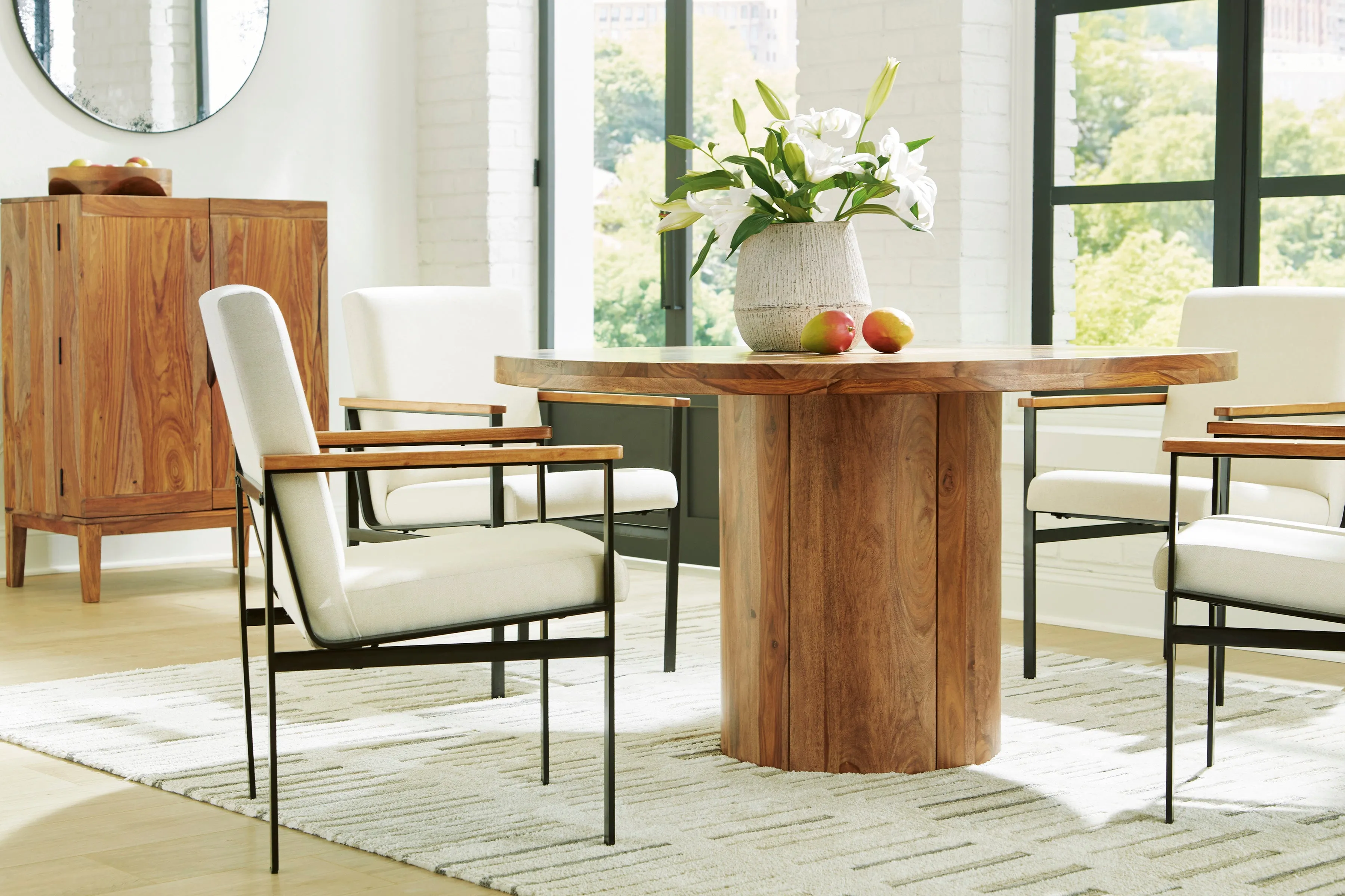 Dahlia 54" Round Table & 4 Arm Chairs