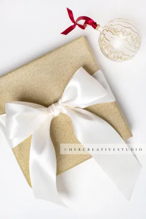 Gold Present with White Ribbon & Ornament