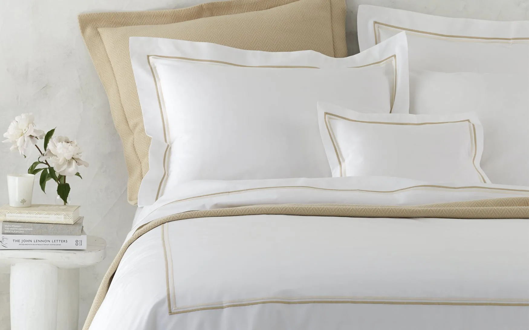 Matouk Essex King Flat Champange 114 x 112