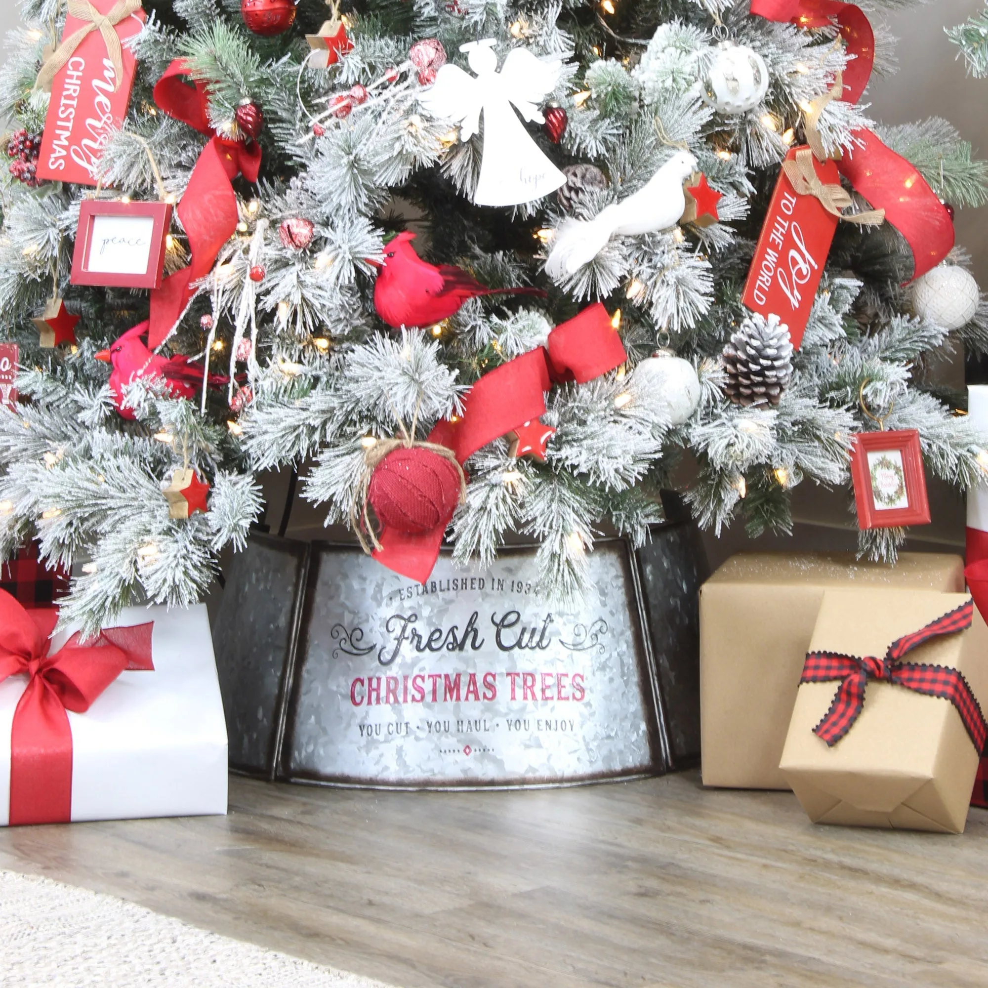 Metal Christmas Tree Collar (23-Inch Base)