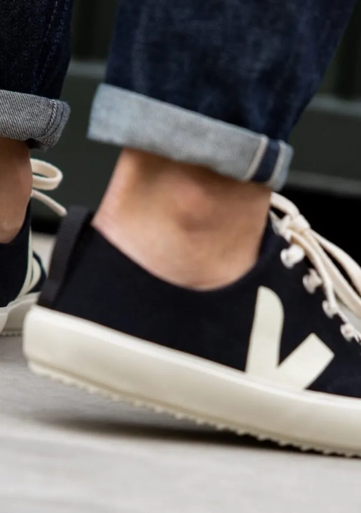 Nova Canvas Black Pierre