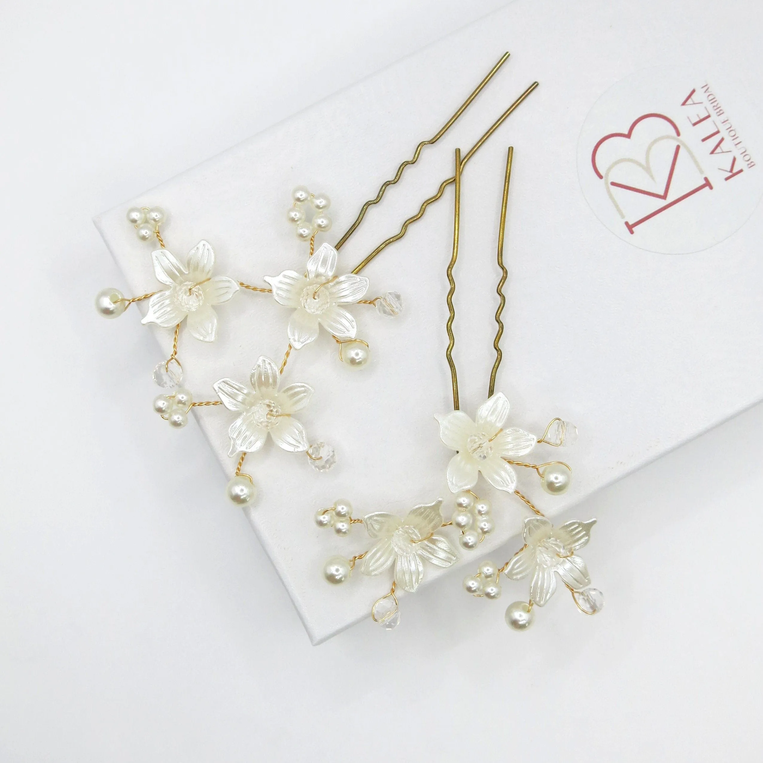 Pearl Flower Gold Wire Hairpin, Three Flowers Wedding Hair Pin Hairpiece, Bridal Pearl Floral Hairpin
