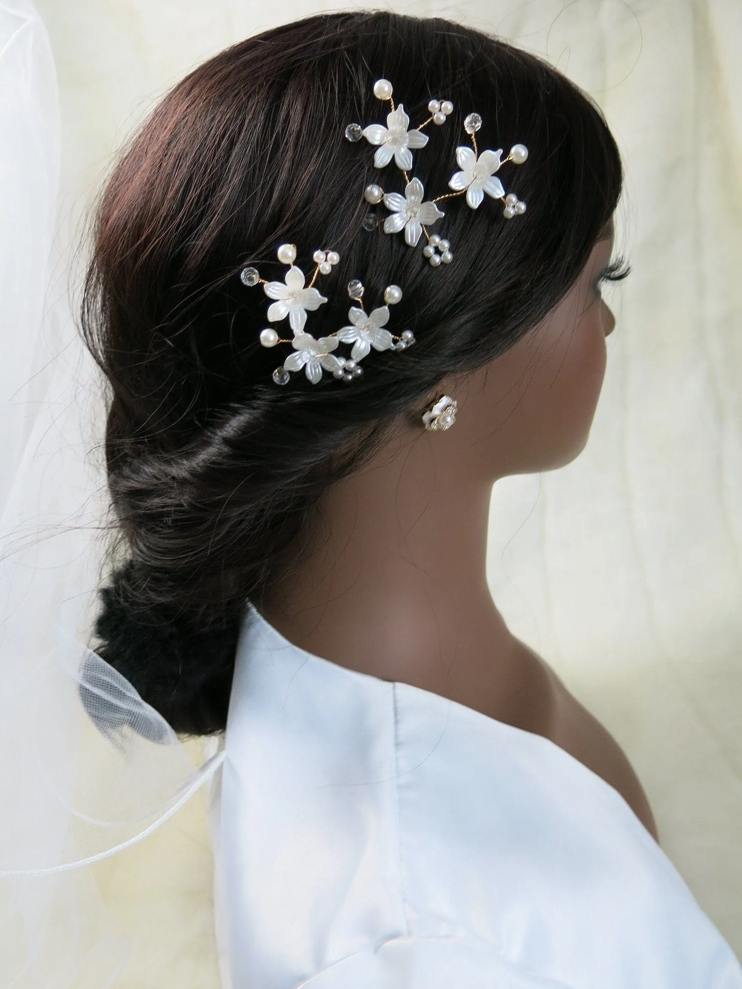 Pearl Flower Gold Wire Hairpin, Three Flowers Wedding Hair Pin Hairpiece, Bridal Pearl Floral Hairpin