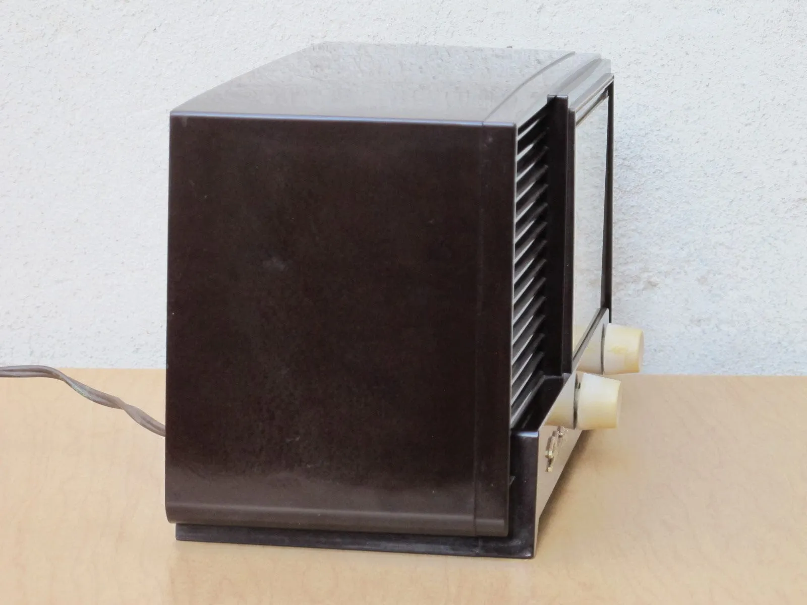 Sears Silvertone Brown Bakelite Radio from the 1950's