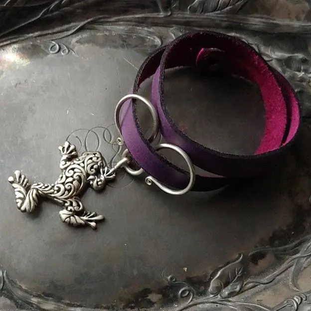 Tree Frog Charm Lock Double-Wrap Leather Shawl Cuff