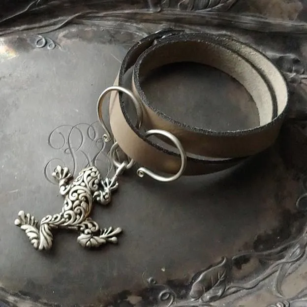Tree Frog Charm Lock Double-Wrap Leather Shawl Cuff