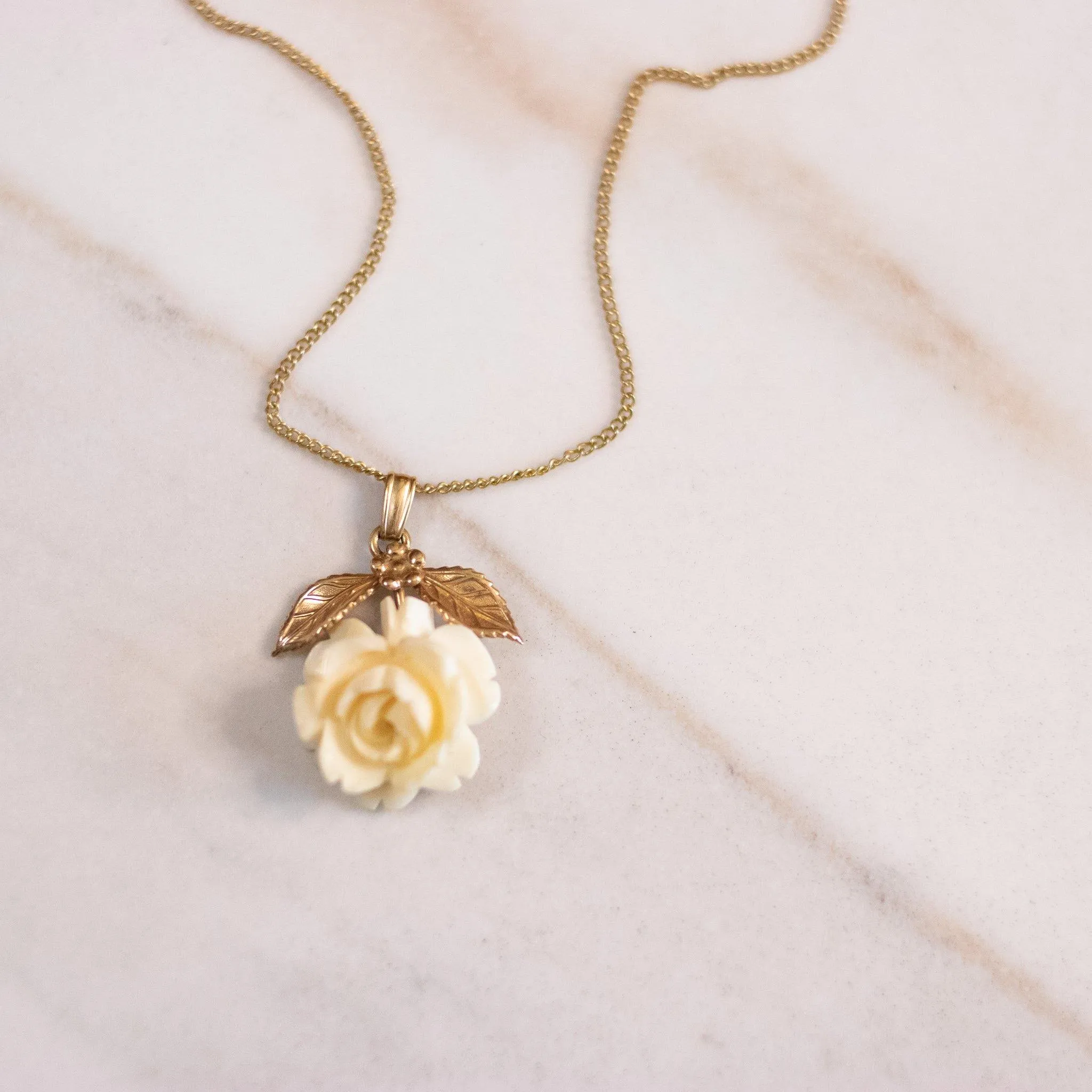 Vintage Petite White Rose Necklace