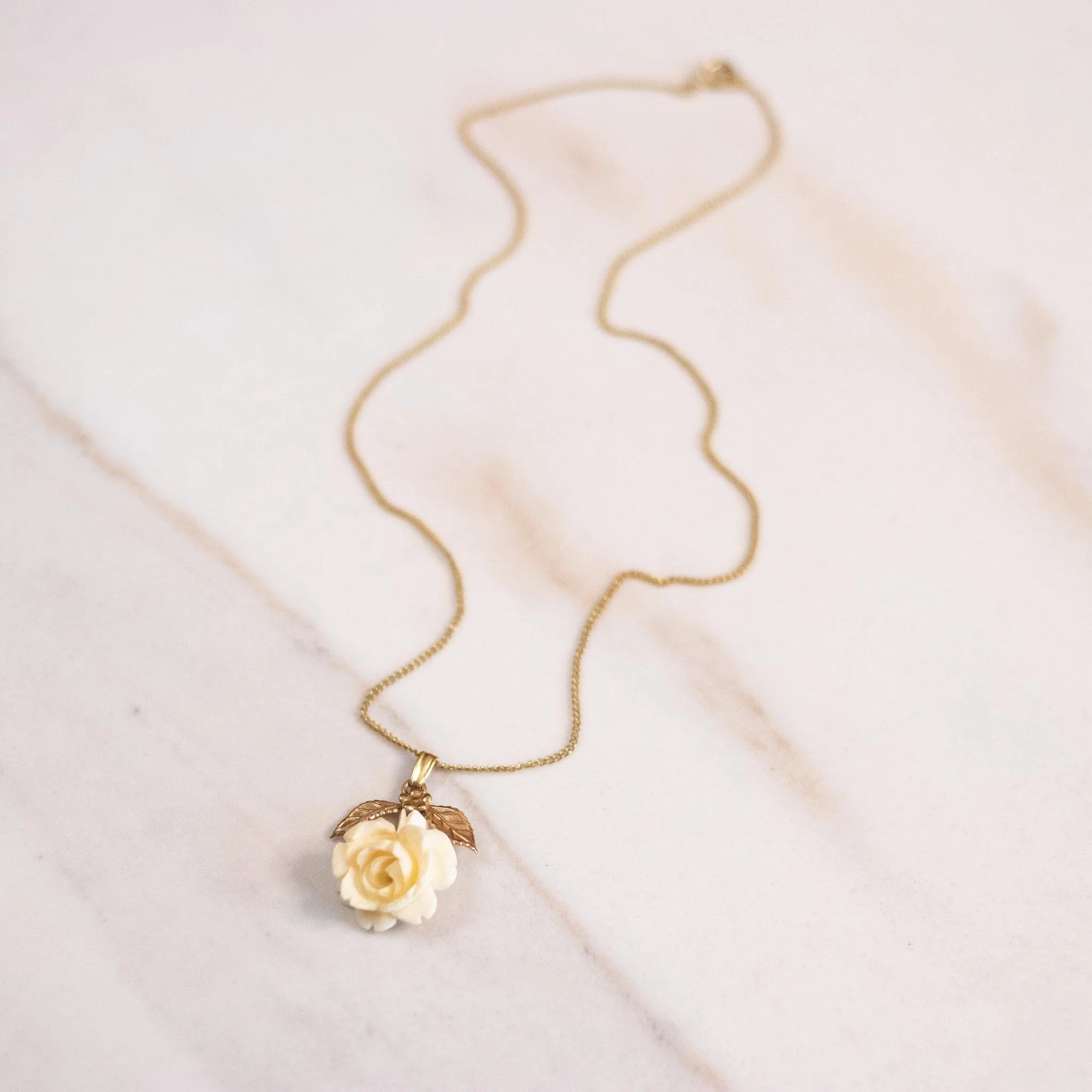 Vintage Petite White Rose Necklace