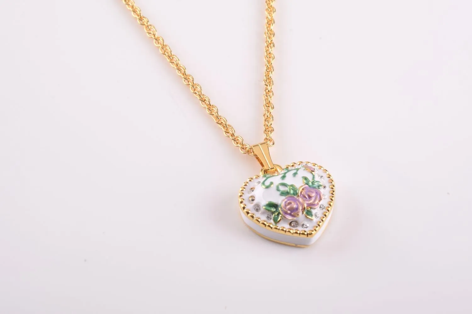 White Pendant Necklace