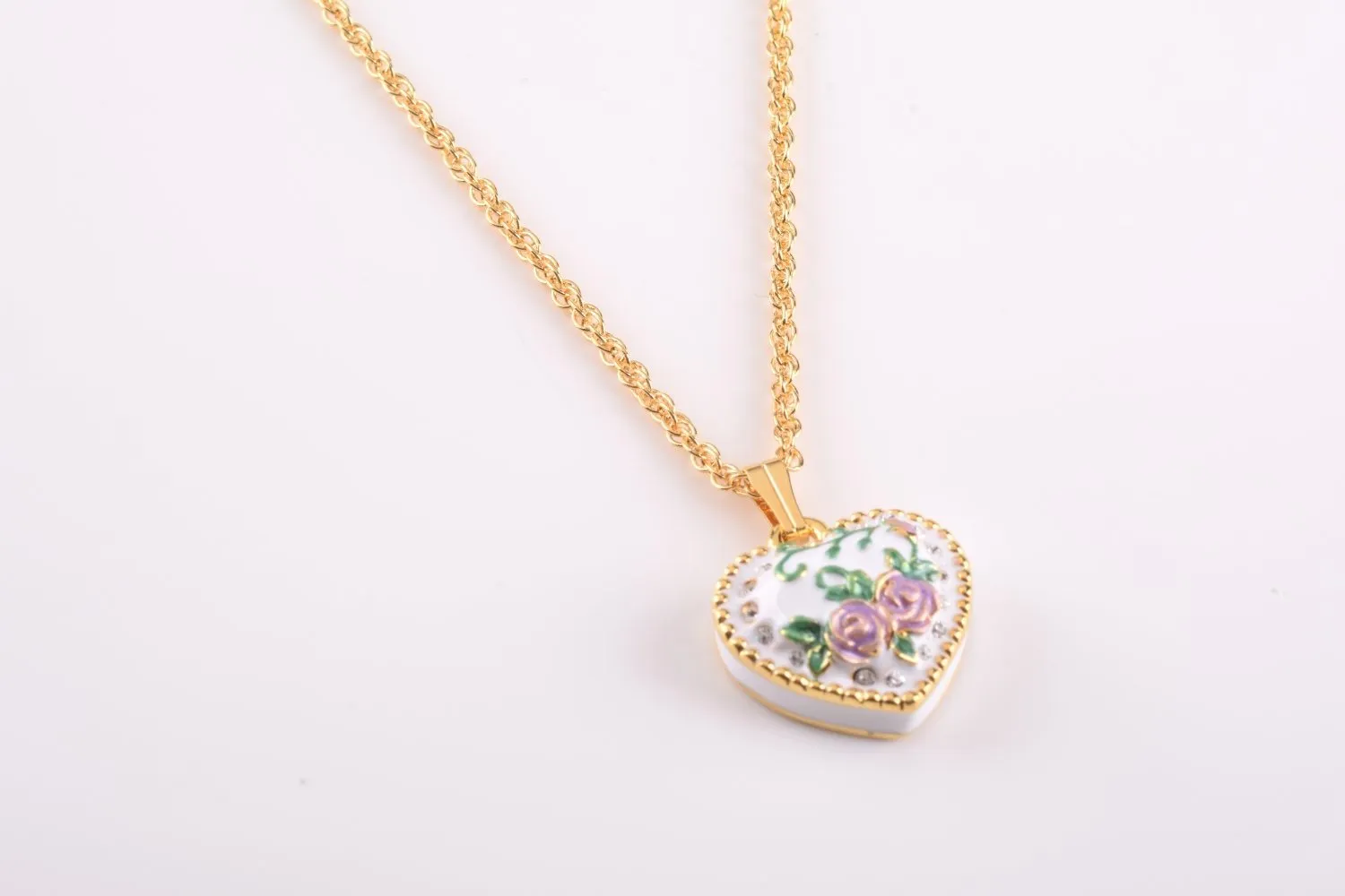 White Pendant Necklace